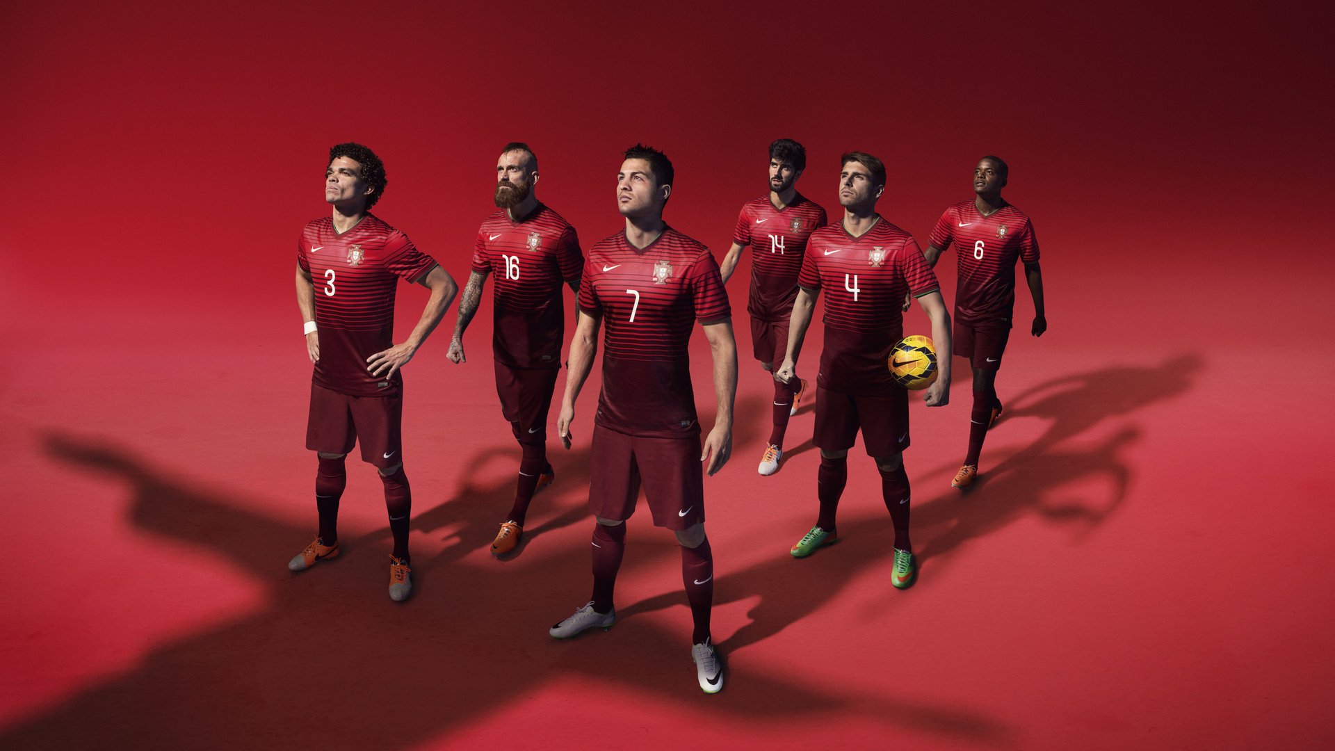 五大联赛比赛中是否越来越多采用双边路突破战术，双边路体系