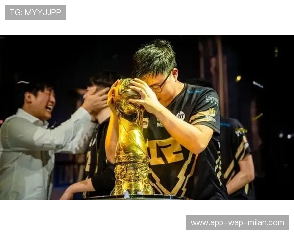 Uzi精神仍在：一代人用热爱照亮赛区天花板